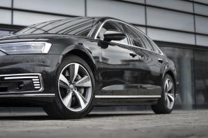 Audi A8 L 60 TFSI e Quattro 2020 года  (UK)